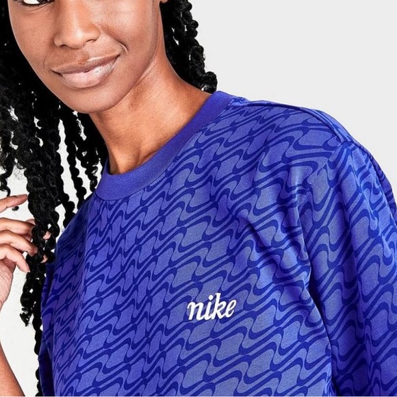 NEW Nike Women's Sportswear Icon Short-Sleeve in Blue Size Medium - Picture 2 of 8